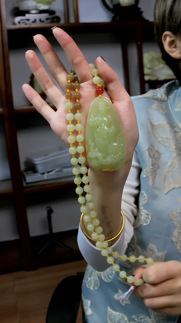 颈饰未镶嵌和田玉普贤