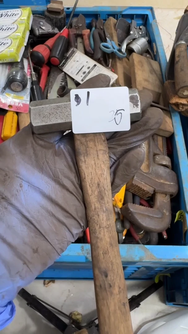 负**行家用五金工具一个