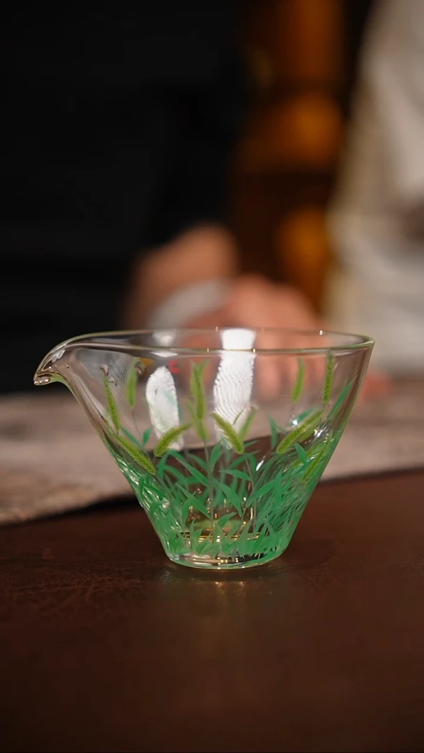 17-1卷尾草公道杯（玻璃加彩）