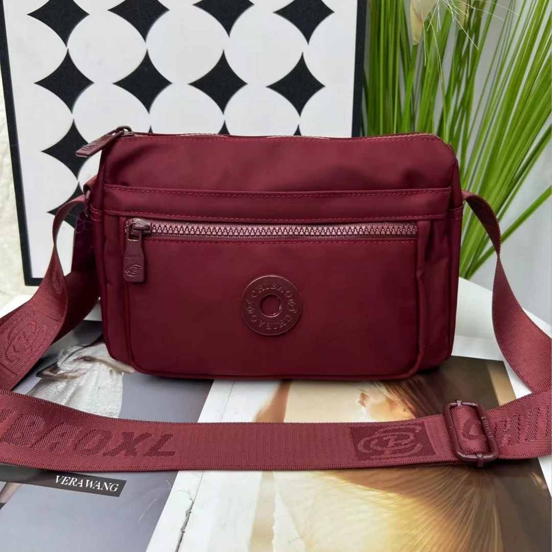 百搭防水斜挎包轻奢女式2025新款单肩包包轻便休闲妈妈高品质女包