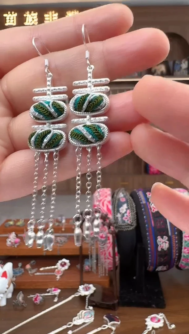 【闪购商品】织绣扶光苗绣传承104