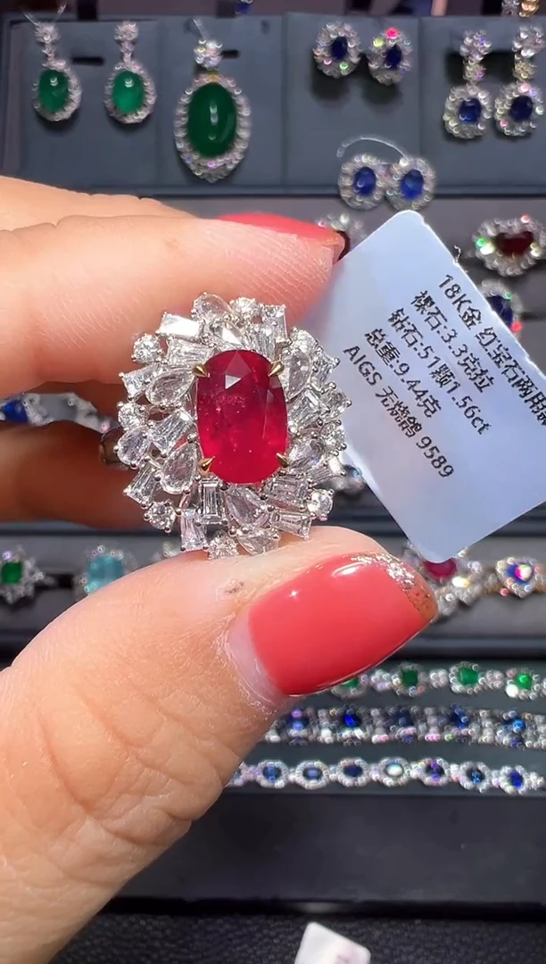 18K金镶嵌AIGS无烧鸽血红红宝石3.3ct