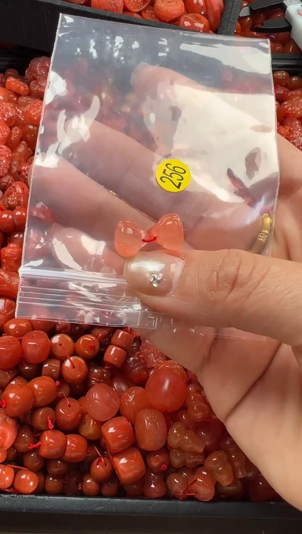 【闪购商品】南红玛瑙颈饰未镶嵌1