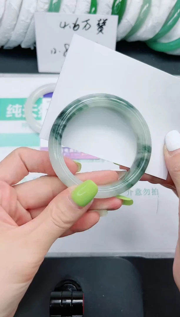 石英质玉手镯未镶嵌356/52