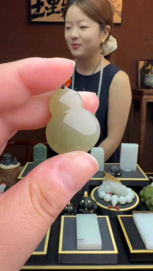 和田玉未镶嵌颈饰1