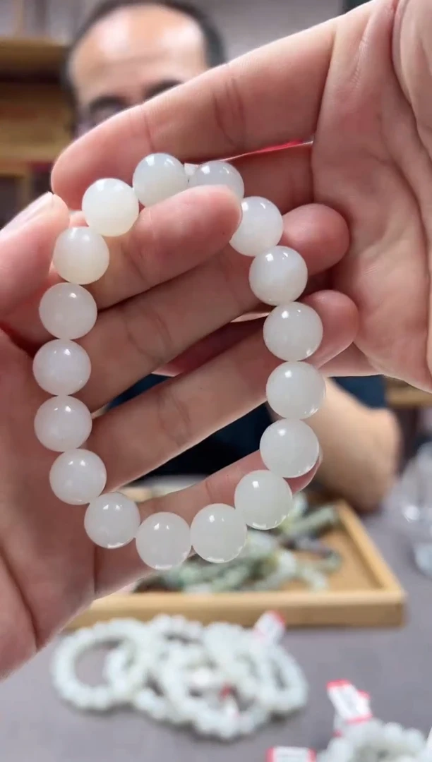 手链未镶嵌和田玉12且末白发国检