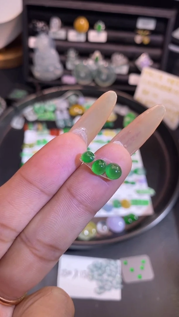 【闪购商品】翡翠挂件未镶嵌蛋