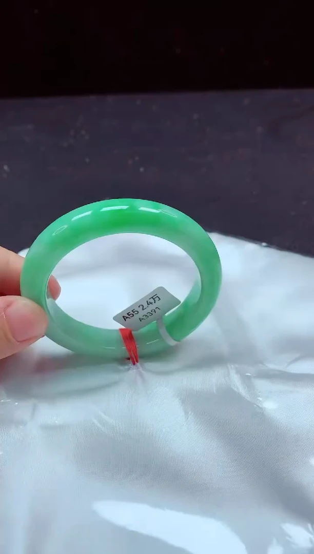 【闪购商品】翡翠手镯未镶嵌镯子55+