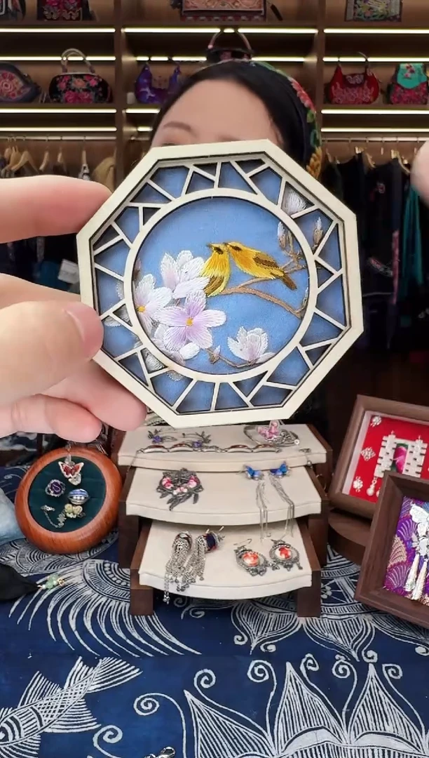 织绣6黔东南苗族刺绣