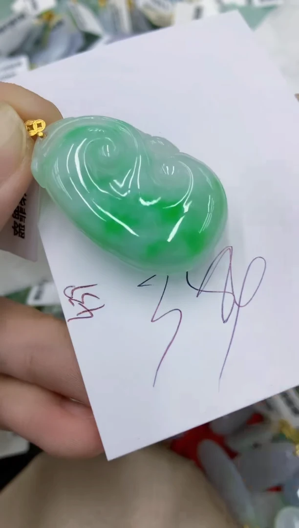 颈饰18K金镶嵌翡翠11111111111