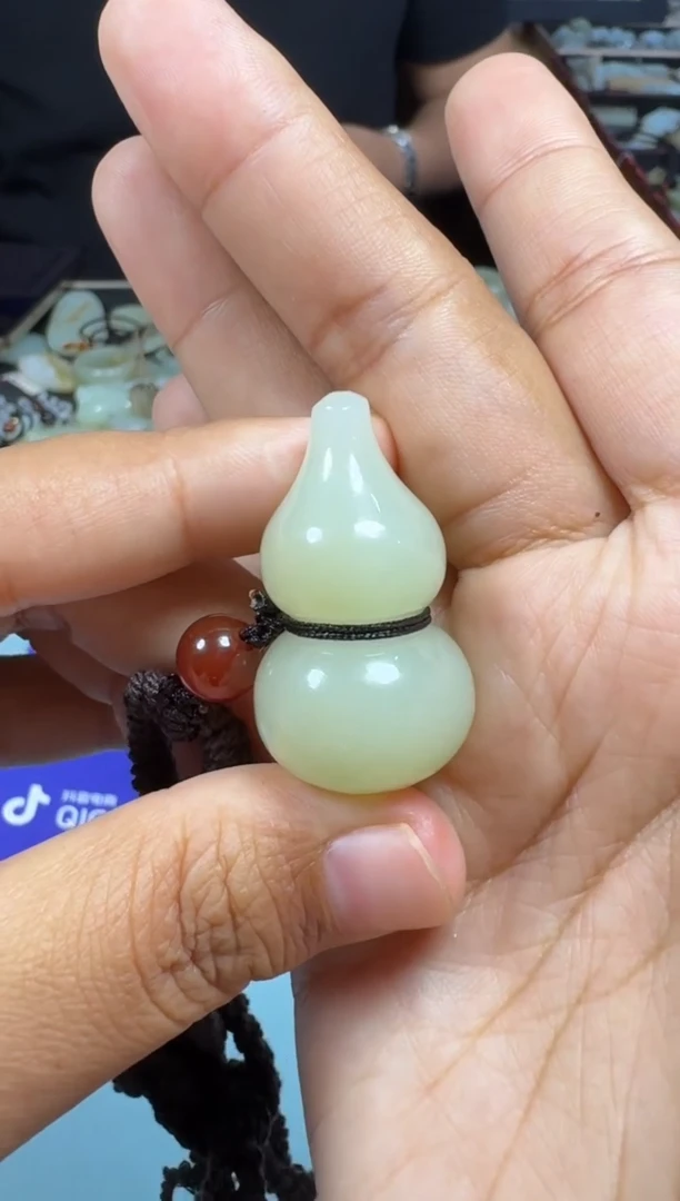 和田玉未镶嵌颈饰1