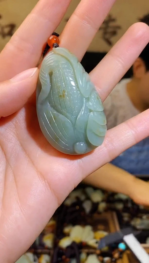 和田玉未镶嵌颈饰1