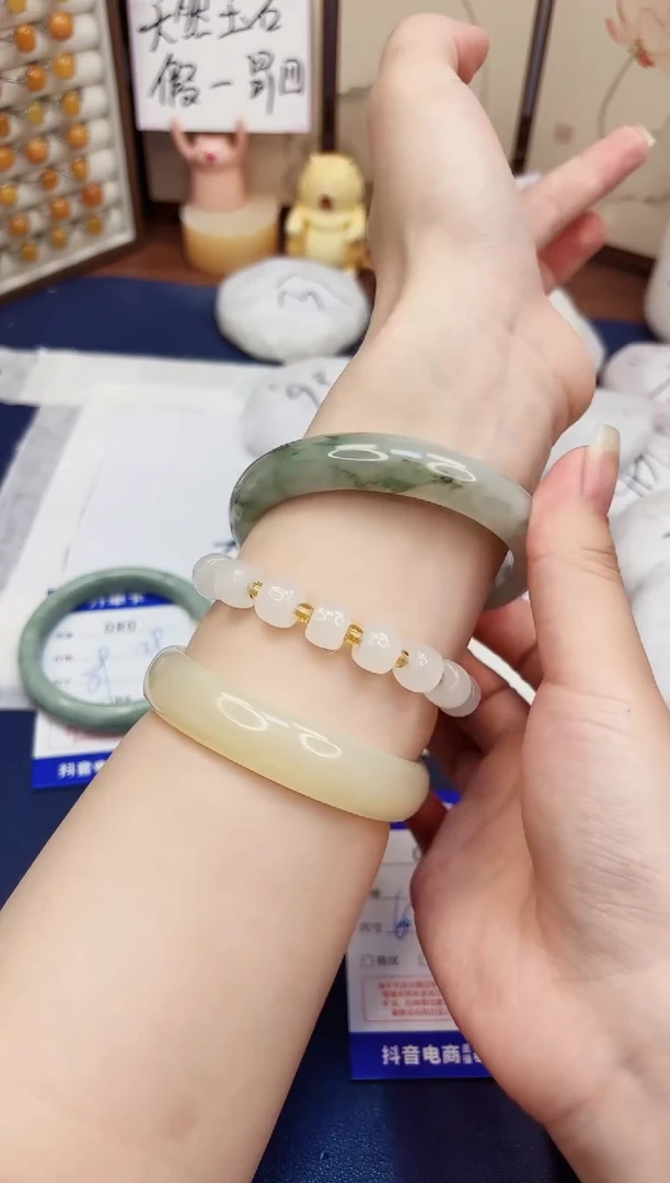 石英质玉手镯未镶嵌81-天山翠-圈口60