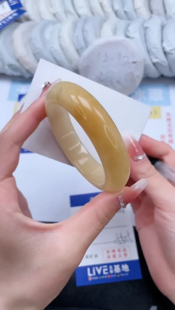 【闪购商品】石英质玉手镯未镶嵌T219-55.5