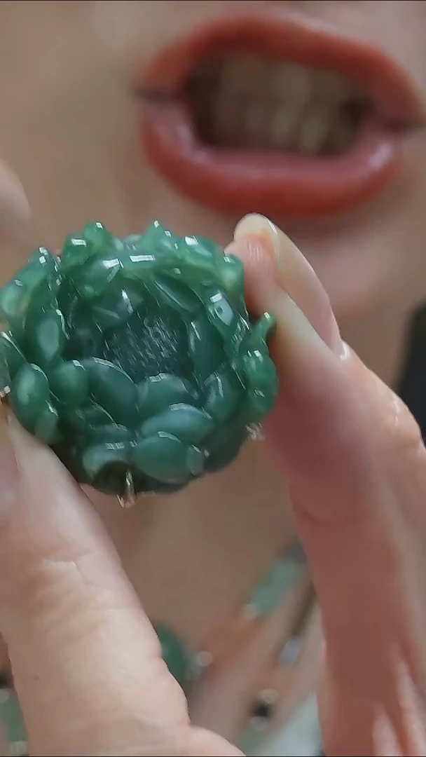 颈饰未镶嵌和田玉（碧玉）管*员1