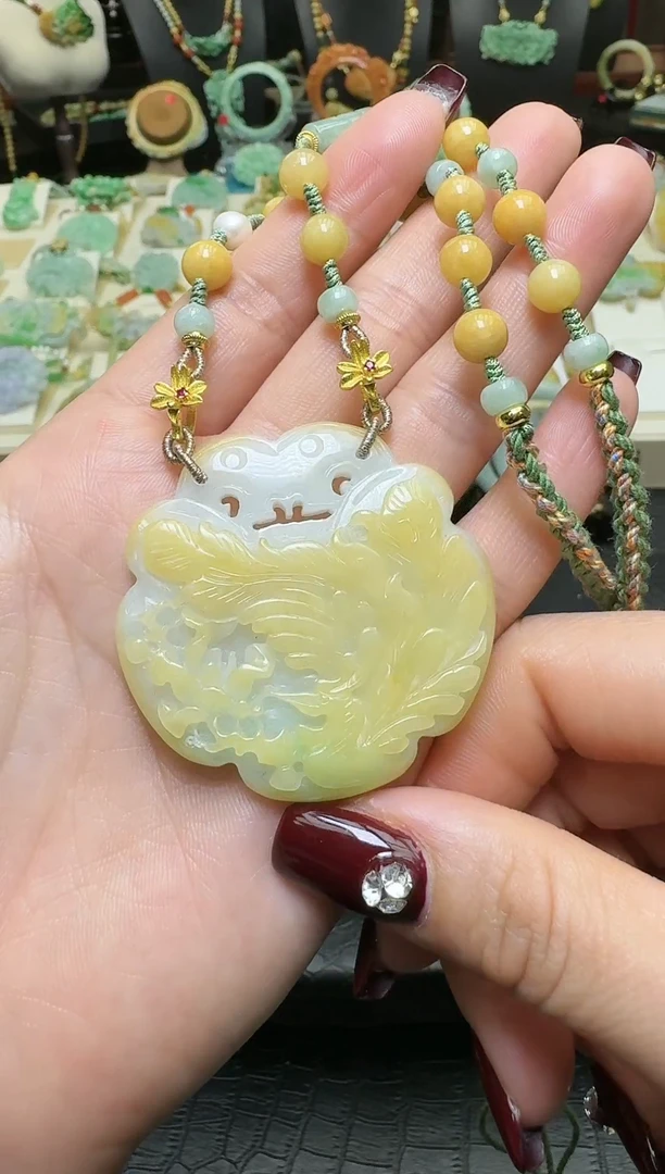 【闪购商品】翡翠颈饰未镶嵌特色黄加绿凤牌
