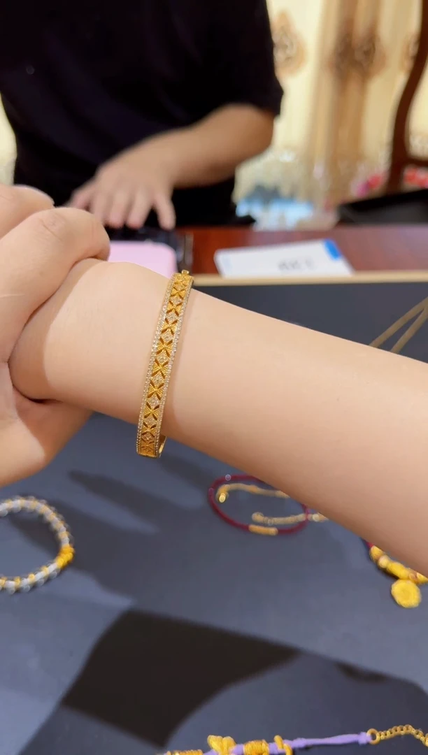 合成立方氧化锆铜合金139（窗花手镯11-17手围）