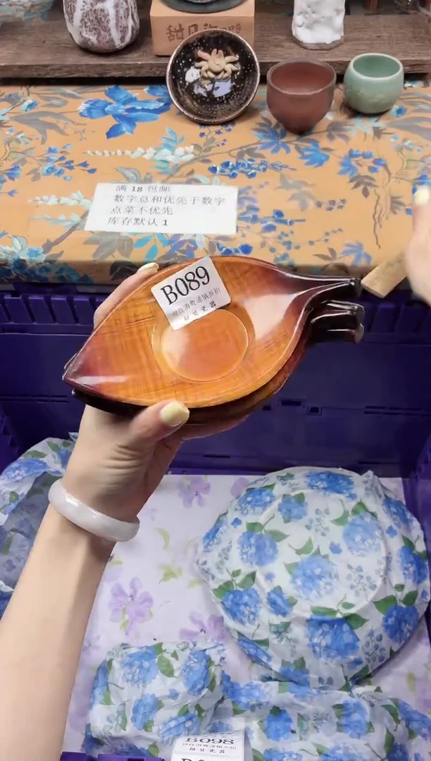 瓷片鸽***?                B089