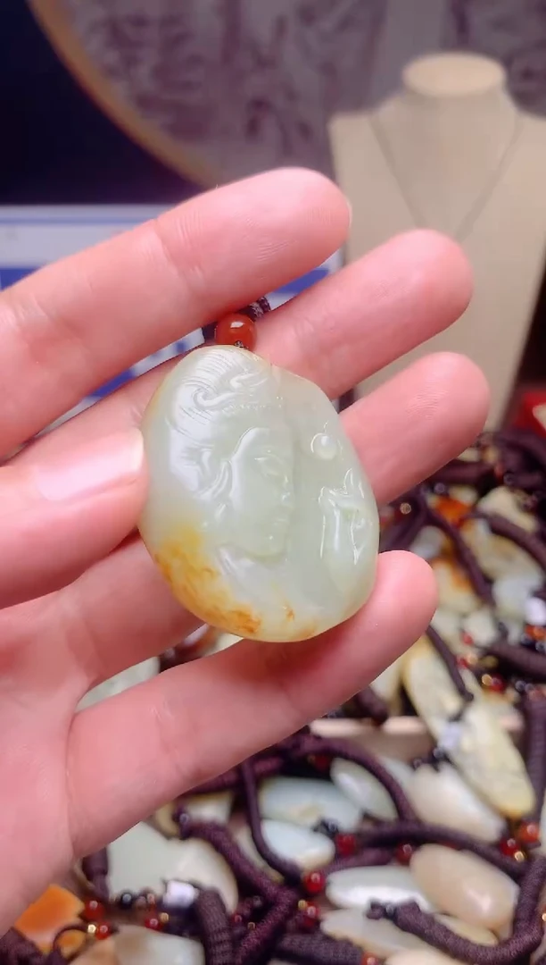 和田玉未镶嵌颈饰1