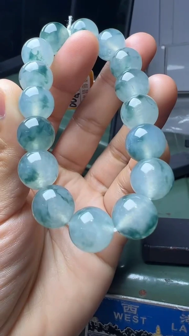 未镶嵌手串翡翠外****》缅甸翡翠A货卡12.7左右