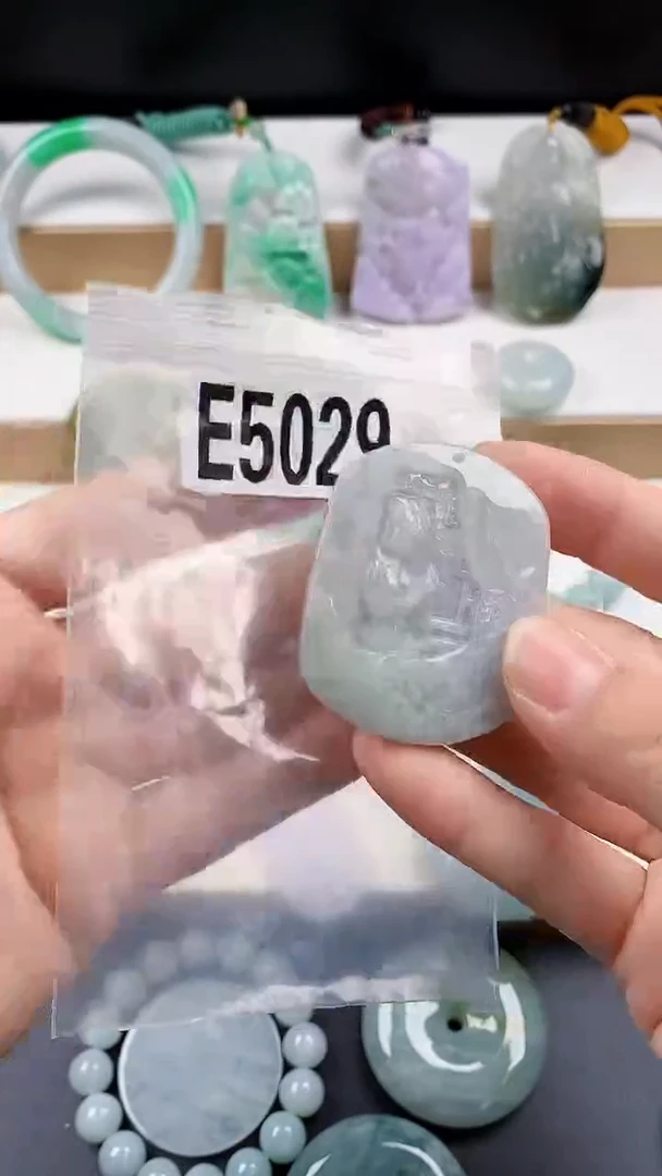 颈饰未镶嵌翡翠天然翡翠吊坠挂件