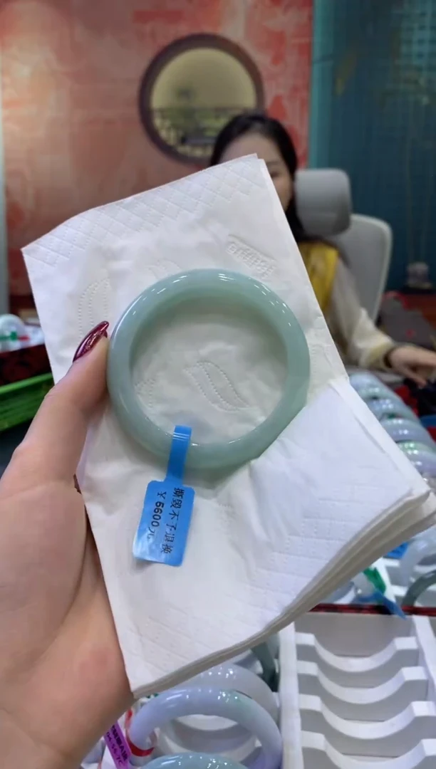 【闪购商品】翡翠手镯未镶嵌多人07175
