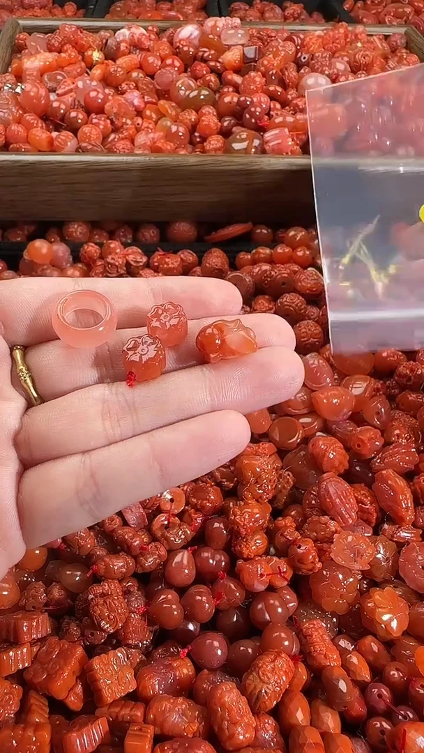 颈饰未镶嵌南红玛瑙1