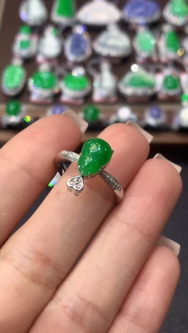 18K金镶嵌戒指翡翠A32