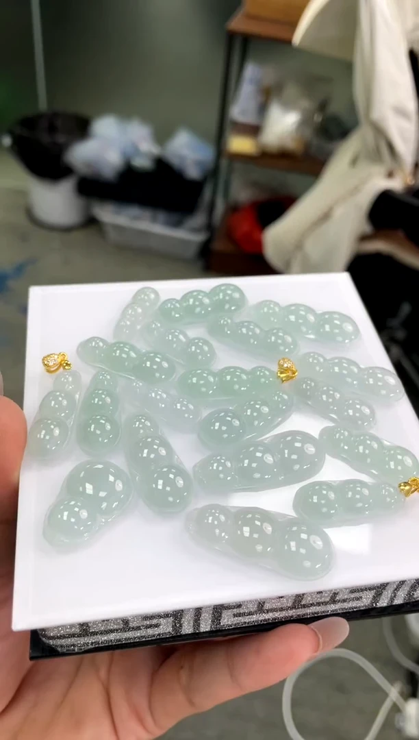 翡翠银S925镶嵌吊坠(赠链)福豆多样性发货发一件