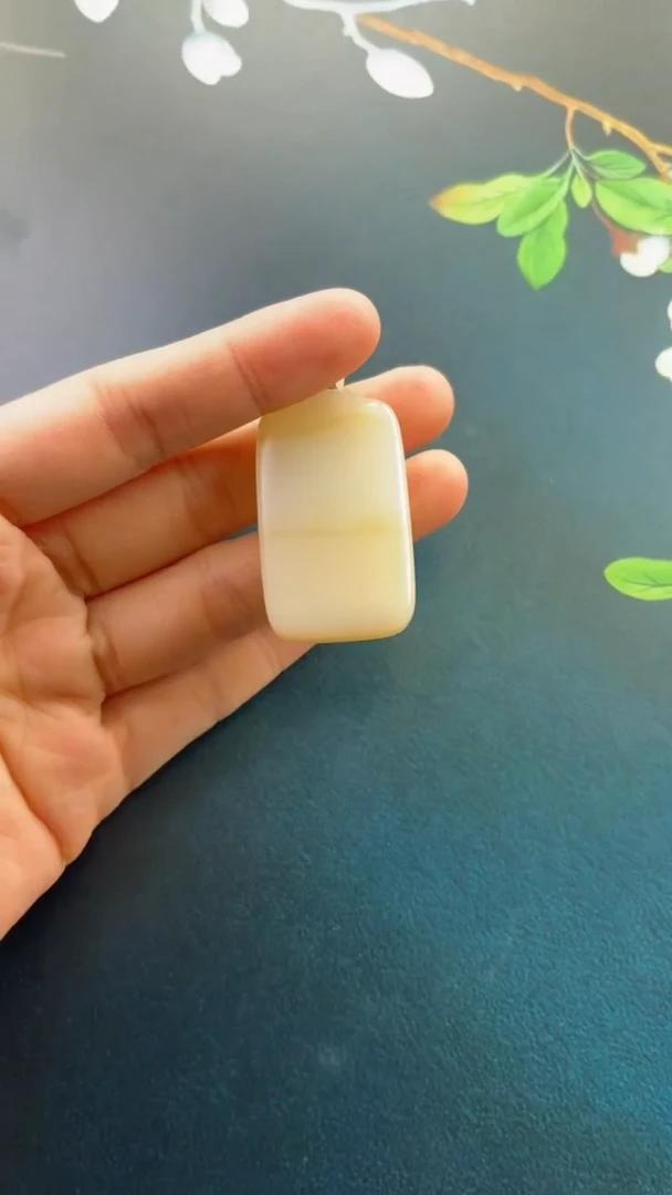 颈饰未镶嵌和田玉吊坠