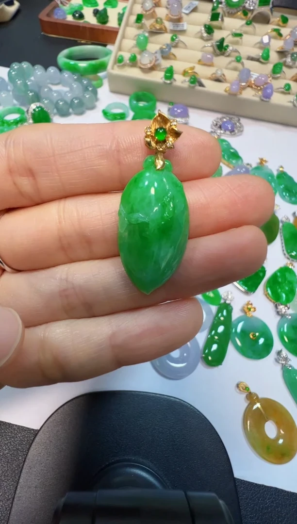 吊坠(不含链)18K金镶嵌翡翠3680