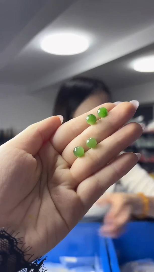 18K金镶嵌和田玉耳饰（多样性发一件）