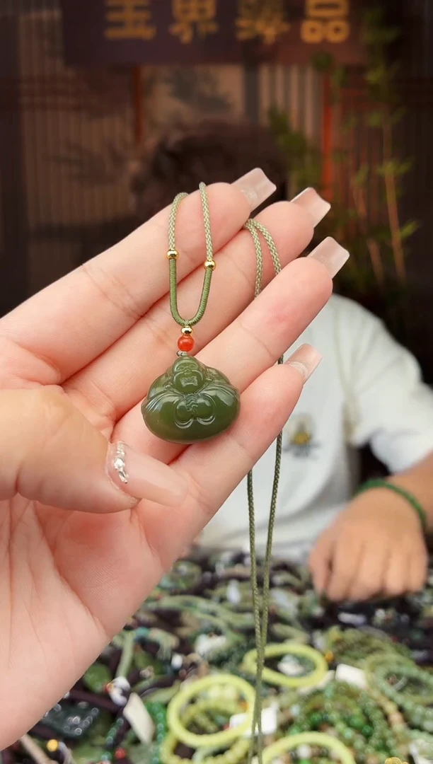 和田玉未镶嵌颈饰拍一发一