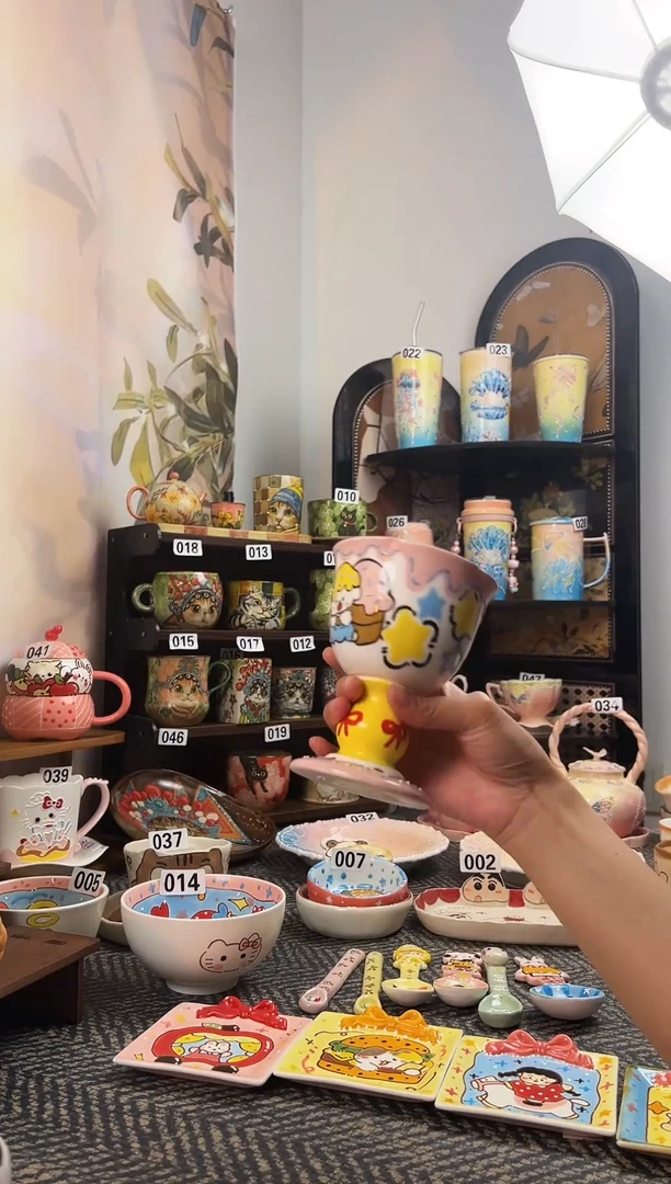 景德镇老师独家设计款手绘杯杯