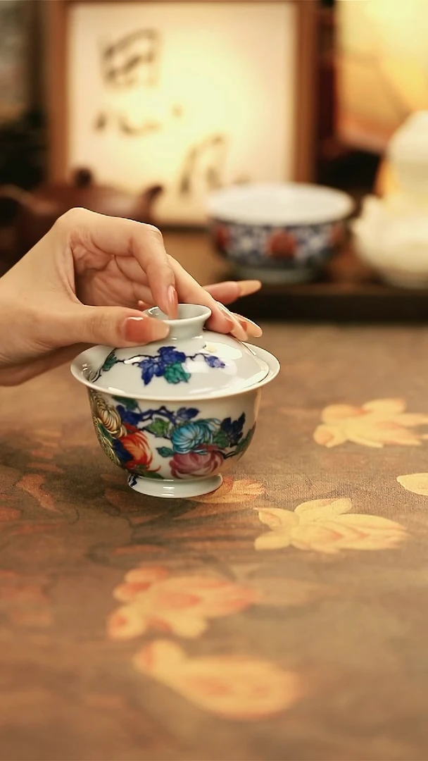 M1005/陶瓷斗彩菊花盖碗