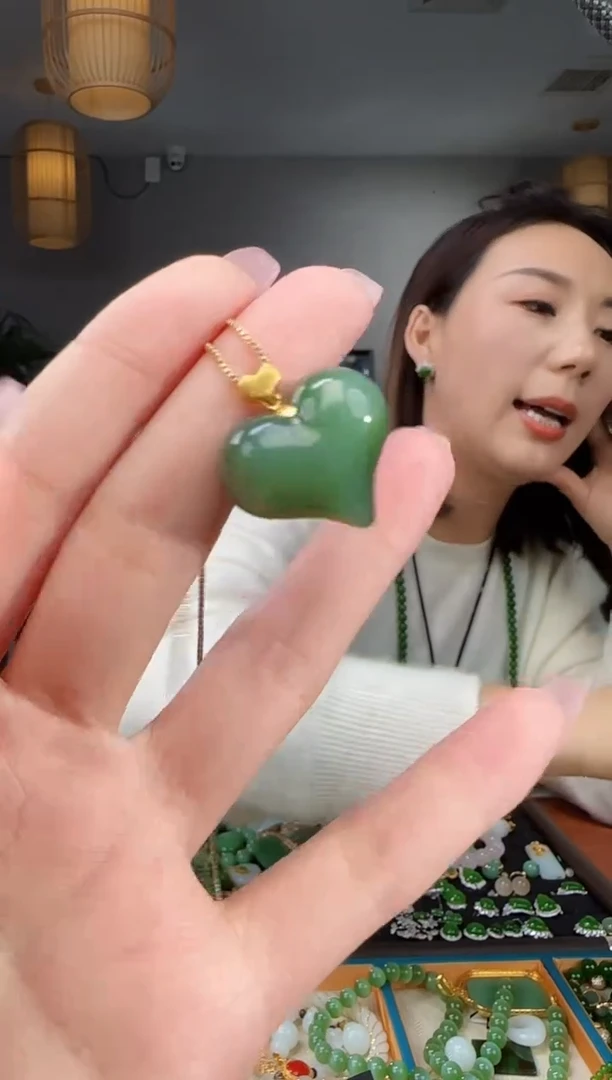 吊坠(不含链)18K金镶嵌和田玉1