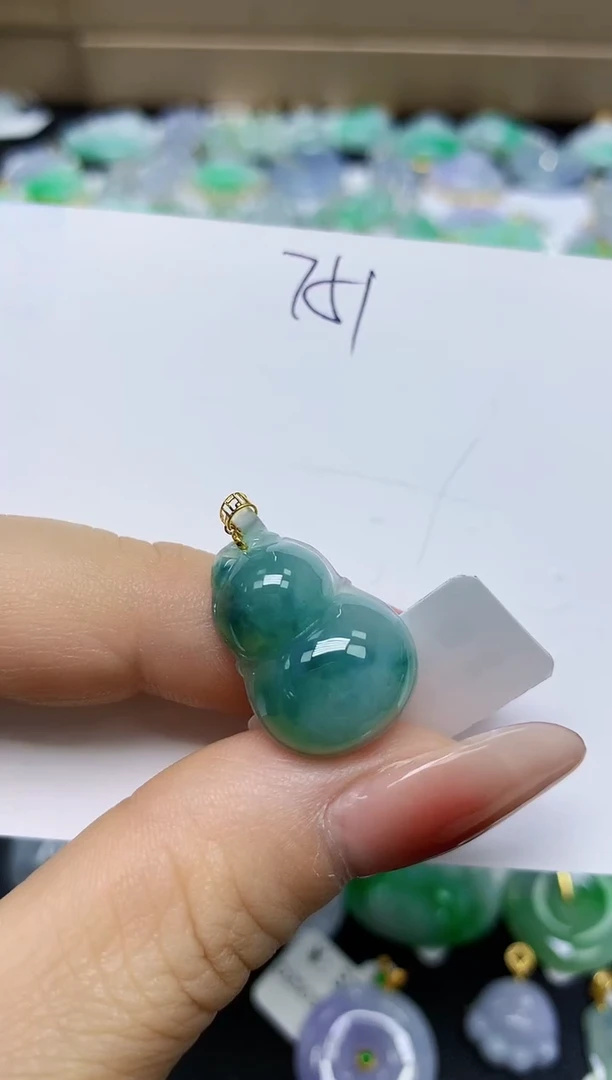 翡翠18K金镶嵌颈饰 天然缅甸翡翠A货