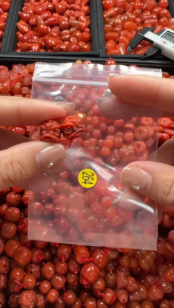 【闪购商品】南红玛瑙颈饰未镶嵌1