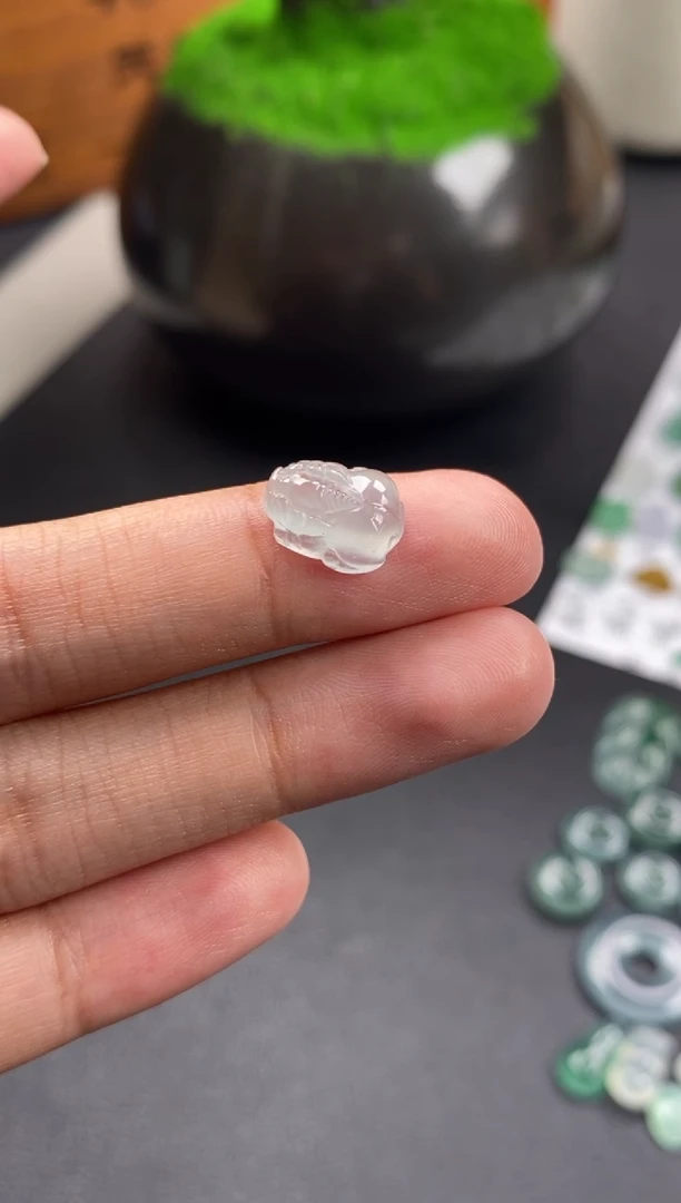颈饰未镶嵌翡翠翡翠冰种裸石