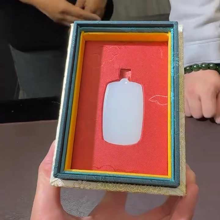 和田玉俄白无事牌吊坠 123刘洋