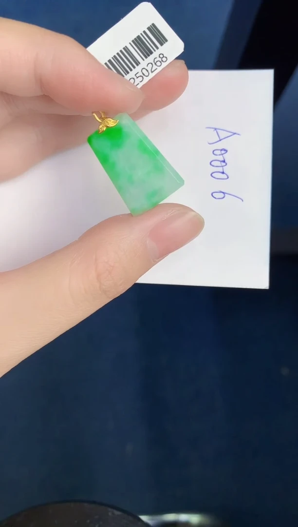 【闪购商品】翡翠颈饰18K金镶嵌000000000