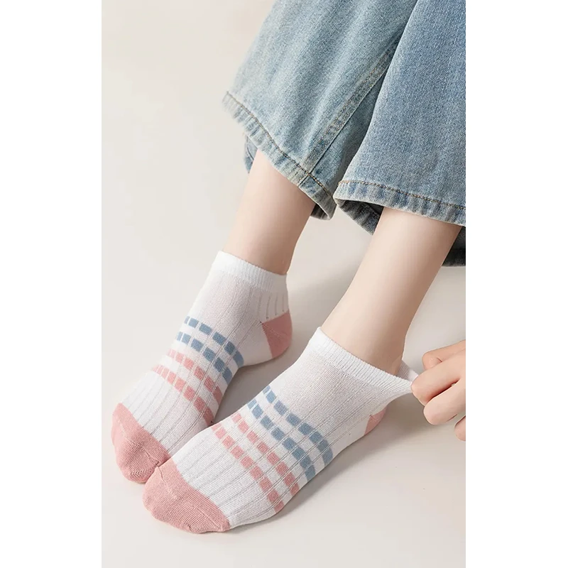 袜子女士短袜日系浅色系休闲百搭透气防臭短筒袜学生低帮吸汗船袜
