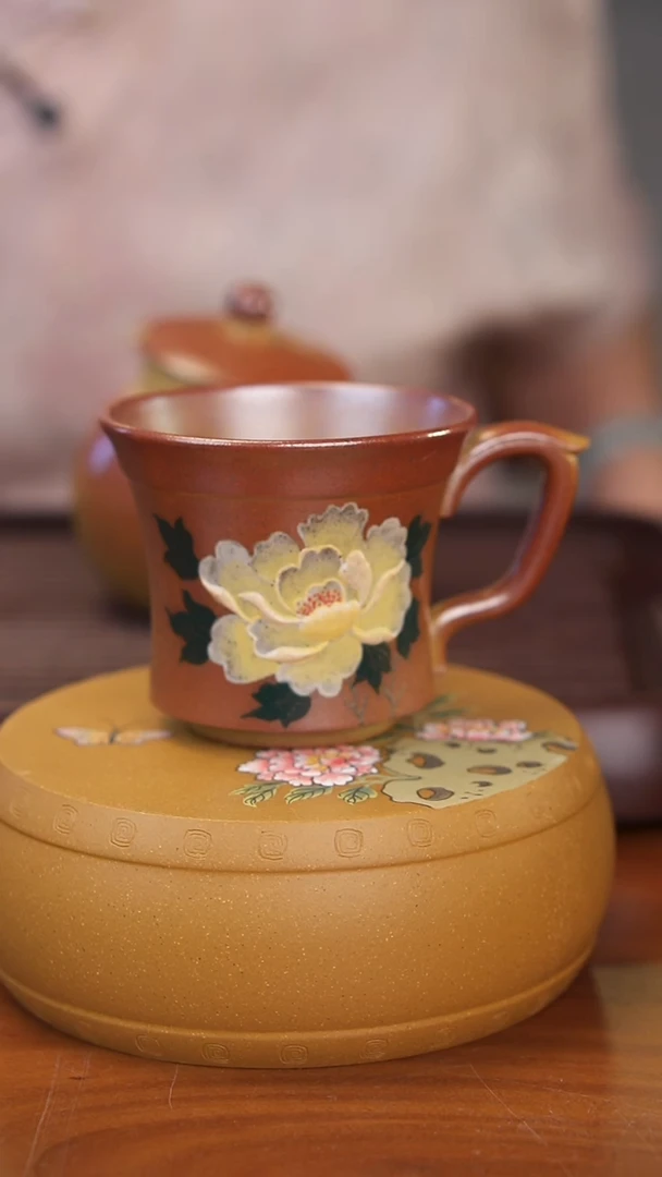 紫砂茶宠柴烧牡丹把手杯