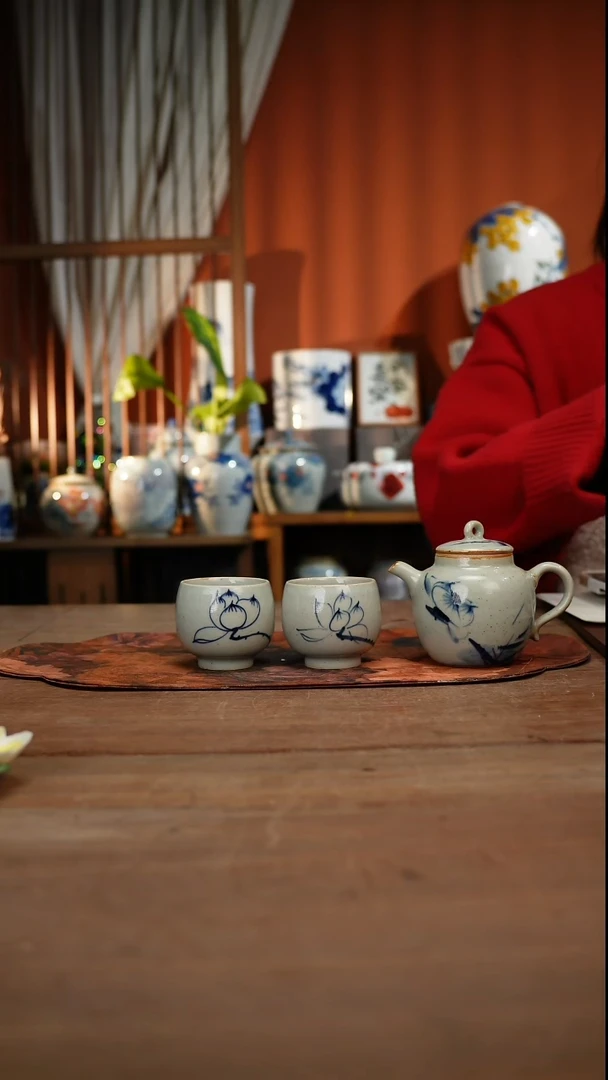 当代高温釉下彩手绘陶瓷餐具