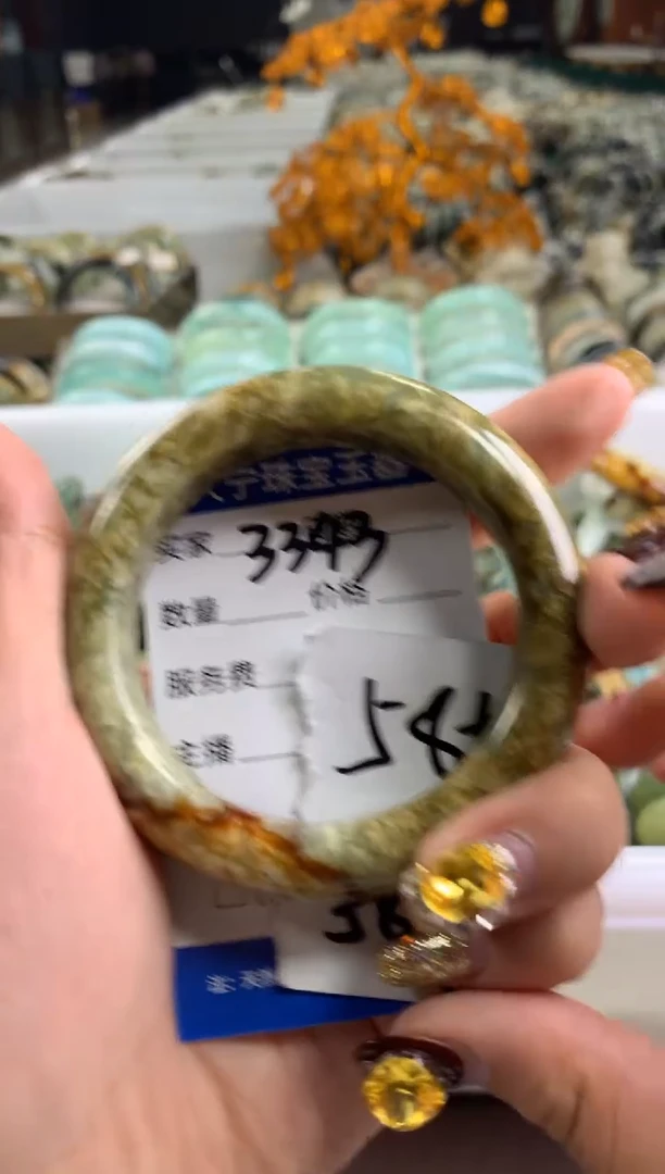 【闪购商品】蛇纹石玉手镯未镶嵌3343