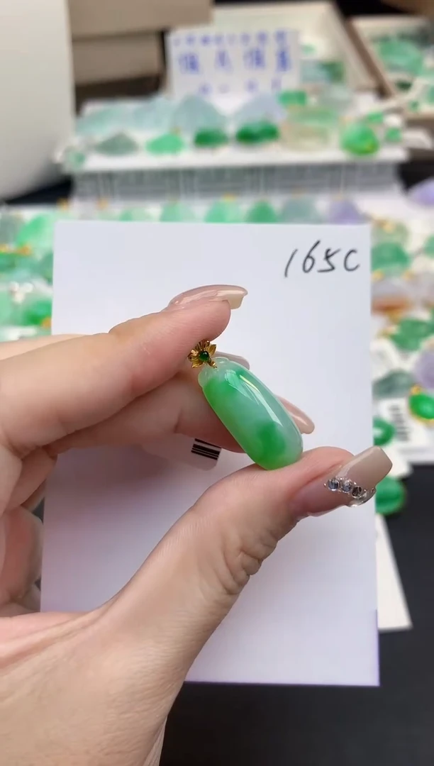 颈饰18K金镶嵌翡翠11111111