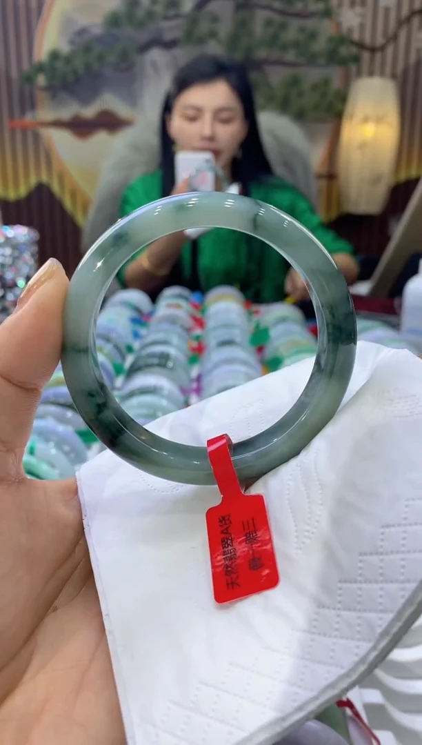 【闪购商品】翡翠手镯未镶嵌多人00077