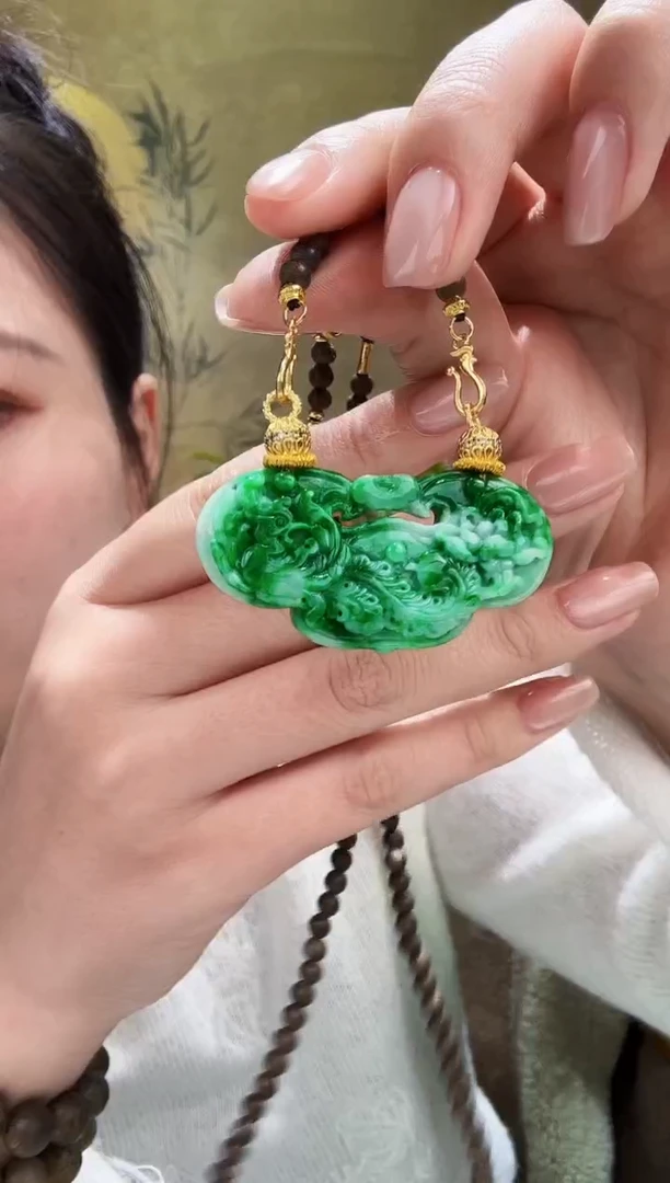 颈饰未镶嵌翡翠吊坠