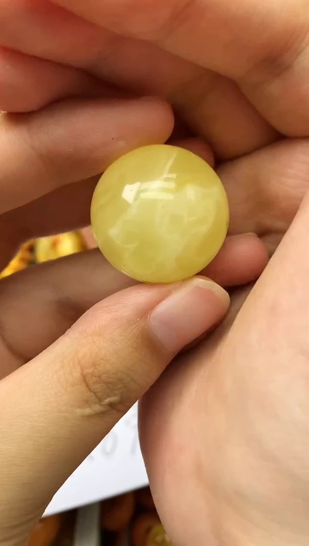 未镶嵌琥珀珠宝奇石40