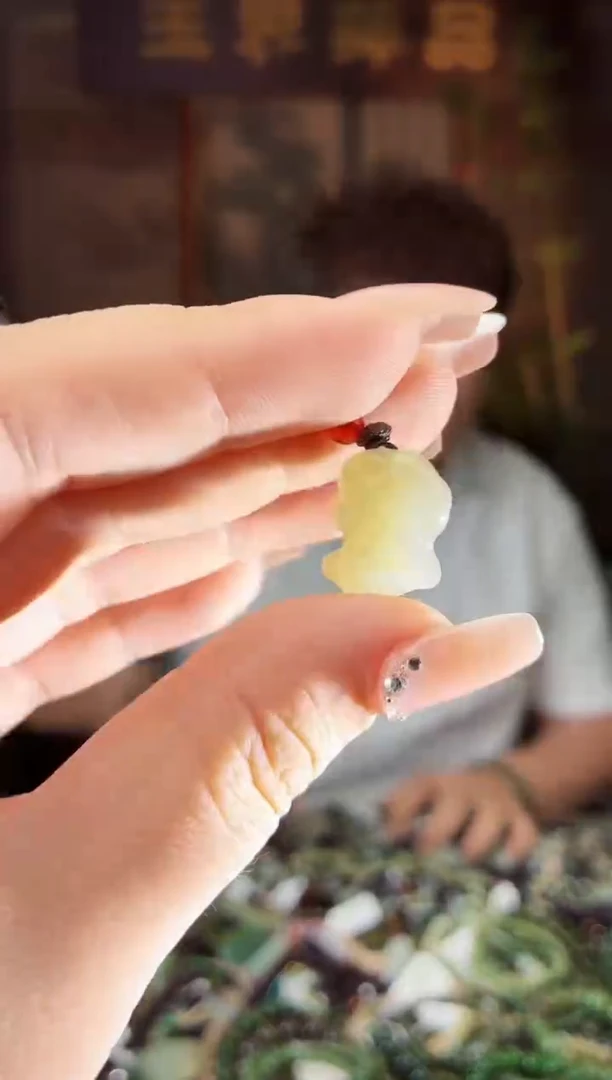 和田玉未镶嵌颈饰拍一发一